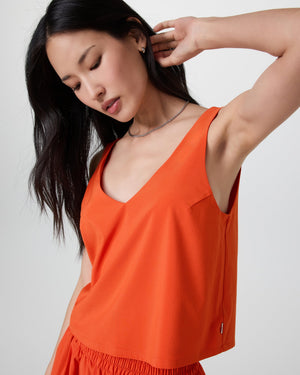 Flow motion tank